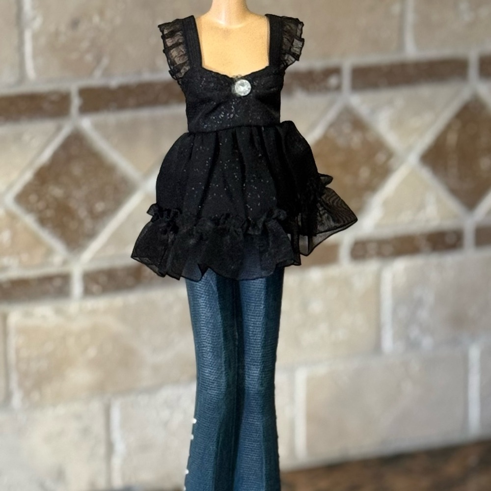 Retro Black Ruffled Top with Blue Jeans jewelry/necklace holder